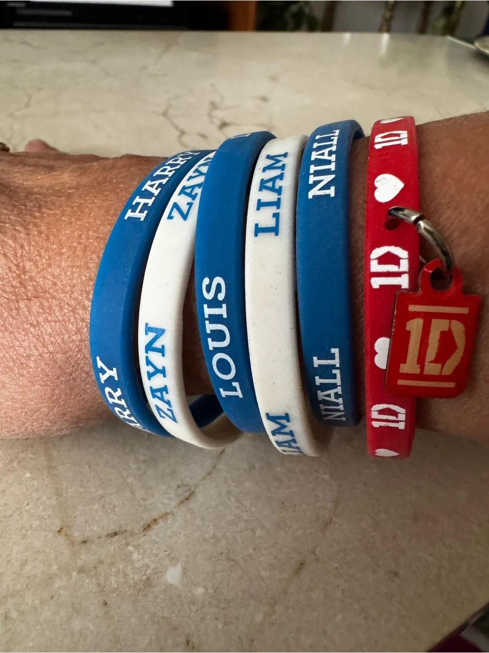 One Direction 1D Silicone Gummy 6 Bracelets Harry Liam Niall Zayn Louis